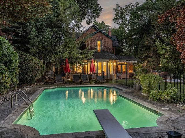 98 Blythwood Rd, House detached with 8 bedrooms, 5 bathrooms and 6 parking in Toronto ON | Image 32