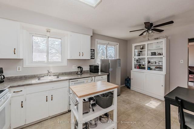 33 Dovercliffe Rd, House detached with 3 bedrooms, 3 bathrooms and 2 parking in Guelph ON | Image 5