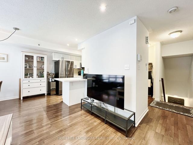 unit 4 - 72 Munro St, Townhouse with 2 bedrooms, 2 bathrooms and 1 parking in Toronto ON | Image 3
