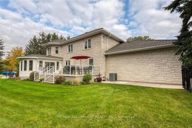 200 Green Mountain Rd E, House detached with 4 bedrooms, 5 bathrooms and 24 parking in Hamilton ON | Image 2