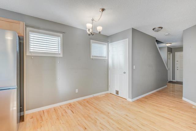 186 Royal Oak Gardens Nw, Home with 3 bedrooms, 1 bathrooms and 2 parking in Calgary AB | Image 10