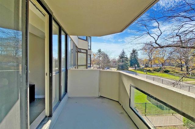 211 - 225 Bamburgh Circ, Condo with 2 bedrooms, 2 bathrooms and 1 parking in Toronto ON | Image 11
