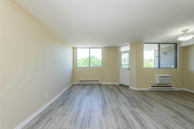 401 - 81 Millside Dr, Condo with 2 bedrooms, 2 bathrooms and 2 parking in Milton ON | Image 21