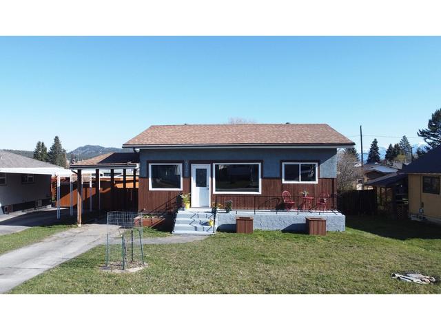 512 5th Street S, House detached with 3 bedrooms, 2 bathrooms and 3 parking in Cranbrook BC | Image 2