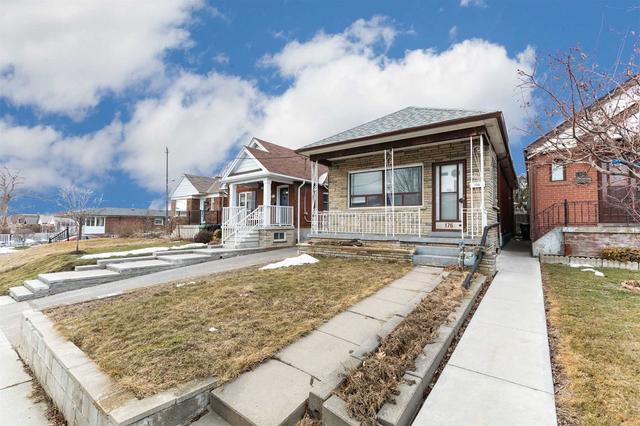 176 Schell Ave, House detached with 2 bedrooms, 2 bathrooms and 5 parking in Toronto ON | Image 23