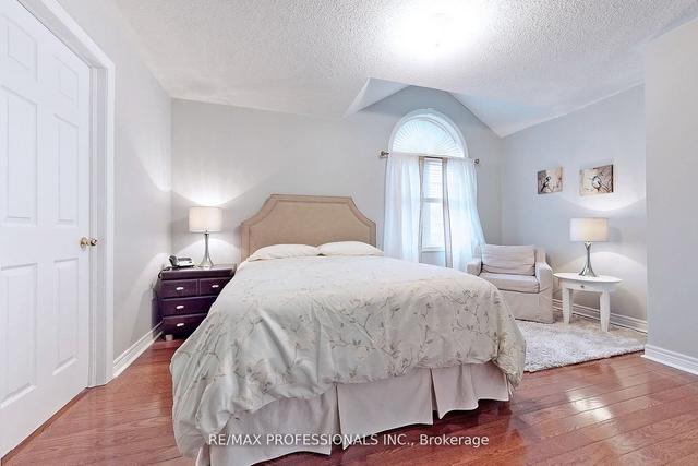 upper - 35 Perkins Dr, House detached with 4 bedrooms, 4 bathrooms and 3 parking in Brampton ON | Image 7