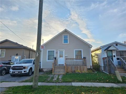 20 Lloyd Street, House detached with 2 bedrooms, 2 bathrooms and 1 parking in St. Catharines ON | Card Image