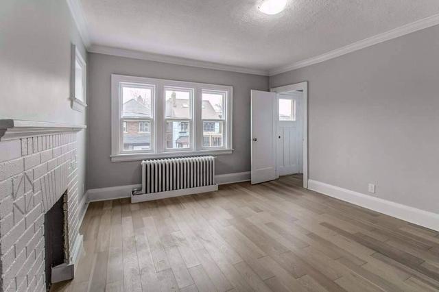 upper - 233 Jane St, House other with 2 bedrooms, 1 bathrooms and 1 parking in Toronto ON | Image 10