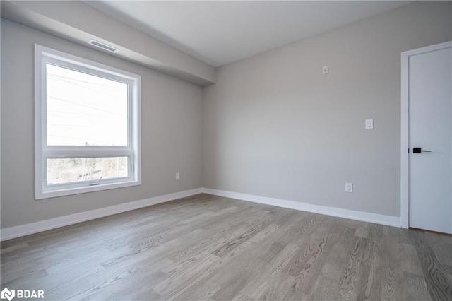 213 - 1 Chef Lane, House attached with 3 bedrooms, 2 bathrooms and 1 parking in Barrie ON | Image 13