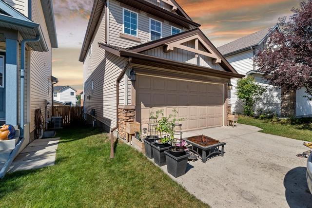 302 Covecreek Close Ne, House detached with 3 bedrooms, 2 bathrooms and 4 parking in Calgary AB | Image 2