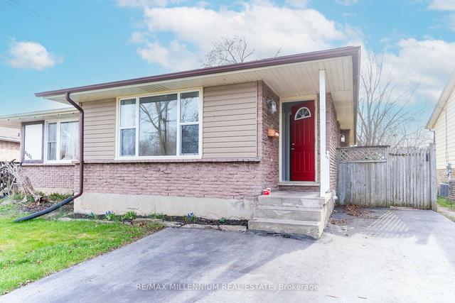 8419 Lamont Ave W, House semidetached with 5 bedrooms, 2 bathrooms and 4 parking in Niagara Falls ON | Image 12