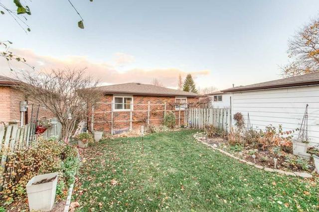 35 Markwood Dr, House detached with 3 bedrooms, 2 bathrooms and 4 parking in Kitchener ON | Image 32
