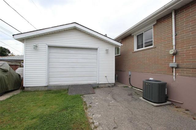 1401 Tatra Dr, House detached with 3 bedrooms, 2 bathrooms and 5 parking in Pickering ON | Image 15