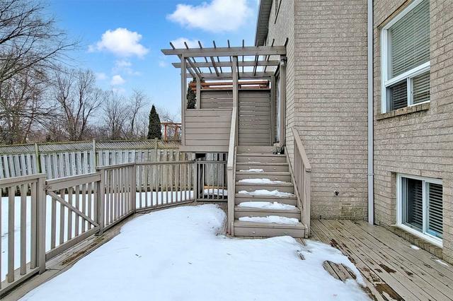 1612 Autumn Cres, House semidetached with 3 bedrooms, 3 bathrooms and 2 parking in Pickering ON | Image 33