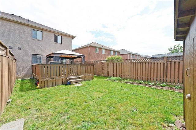 113 Saddletree Tr, House semidetached with 3 bedrooms, 3 bathrooms and 3 parking in Brampton ON | Image 18