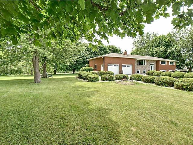 7546 Grande River Line, House detached with 3 bedrooms, 2 bathrooms and 6 parking in Chatham Kent ON | Image 3