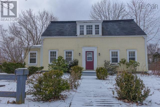 1036 King Street, House detached with 3 bedrooms, 1 bathrooms and null parking in Windsor NS | Image 3