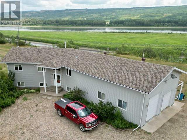 231045 Highway 684, House detached with 4 bedrooms, 3 bathrooms and null parking in Peace No. 135 AB | Image 1