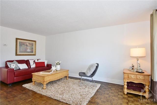 207 Ridgepark Private, Townhouse with 3 bedrooms, 3 bathrooms and 1 parking in Ottawa ON | Image 11