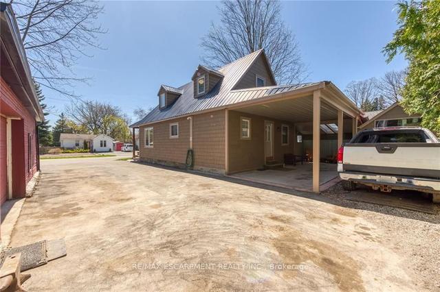 109 Mcnab St E, House detached with 2 bedrooms, 1 bathrooms and 8 parking in Norfolk County ON | Image 24