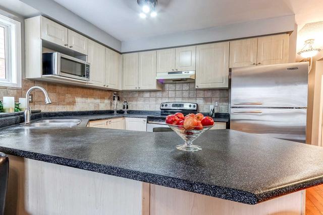 123 Smales Dr, House detached with 3 bedrooms, 2 bathrooms and 3 parking in Ajax ON | Image 4