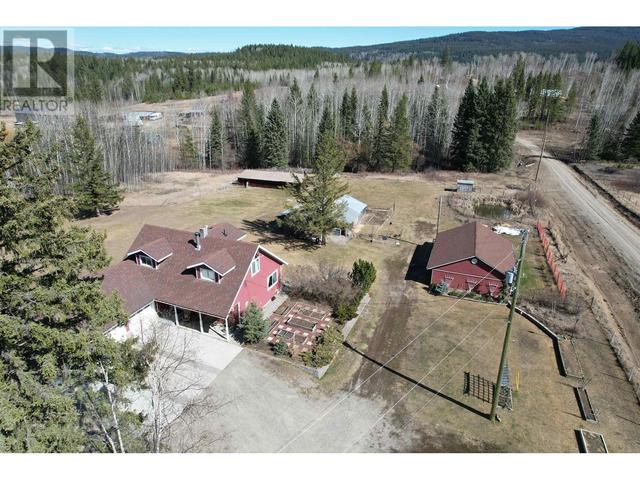 3467 Dale Lake Road, House detached with 3 bedrooms, 2 bathrooms and null parking in Cariboo A BC | Image 2