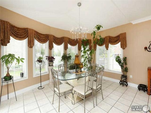 32 Adriatic Cres, House detached with 4 bedrooms, 5 bathrooms and 6 parking in Brampton ON | Image 8