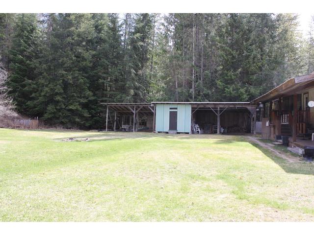 226 Burton Main Road, House detached with 3 bedrooms, 2 bathrooms and null parking in Central Kootenay K BC | Image 34