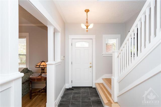 1170 Gladstone Avenue, House detached with 3 bedrooms, 2 bathrooms and 2 parking in Ottawa ON | Image 4