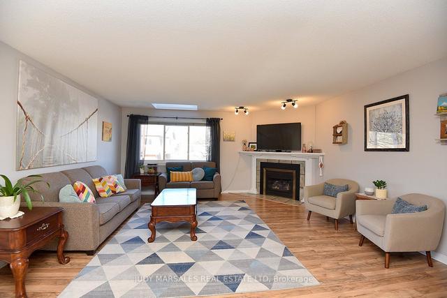 28 - 26 Moss Blvd, Townhouse with 3 bedrooms, 3 bathrooms and 2 parking in Hamilton ON | Image 2