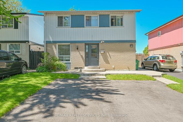 28 Garrison Sq, House detached with 3 bedrooms, 2 bathrooms and 4 parking in Brampton ON | Image 12