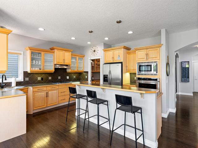 39 Cougar Plateau Place Sw, House detached with 4 bedrooms, 3 bathrooms and 4 parking in Calgary AB | Image 16