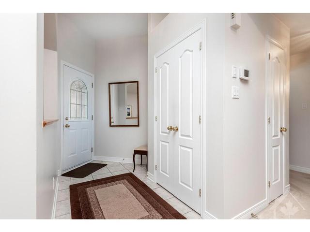809 Hot Springs Way, Home with 3 bedrooms, 3 bathrooms and 6 parking in Ottawa ON | Image 3