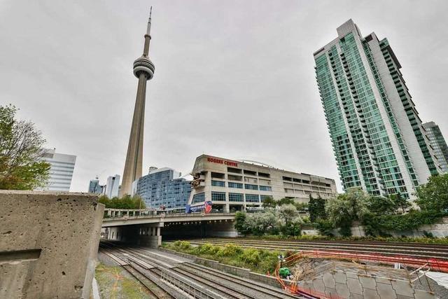 1109 - 397 Front St, Condo with 1 bedrooms, 1 bathrooms and 1 parking in Toronto ON | Image 11