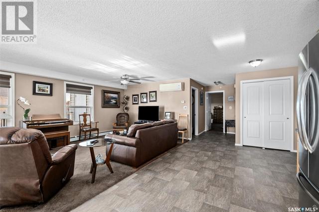 404 - 2781 Woodbridge Drive, Condo with 3 bedrooms, 2 bathrooms and null parking in Prince Albert SK | Image 17