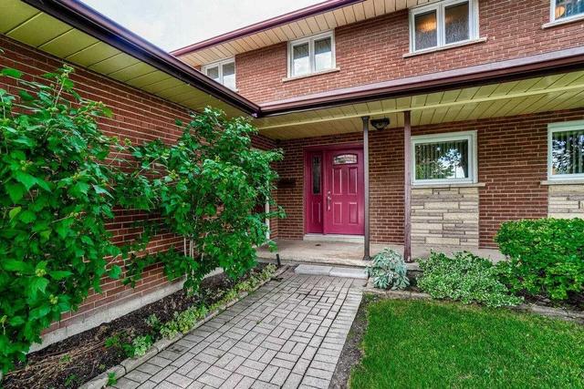 2 Richgrove Dr, House detached with 8 bedrooms, 4 bathrooms and 6 parking in Toronto ON | Image 1