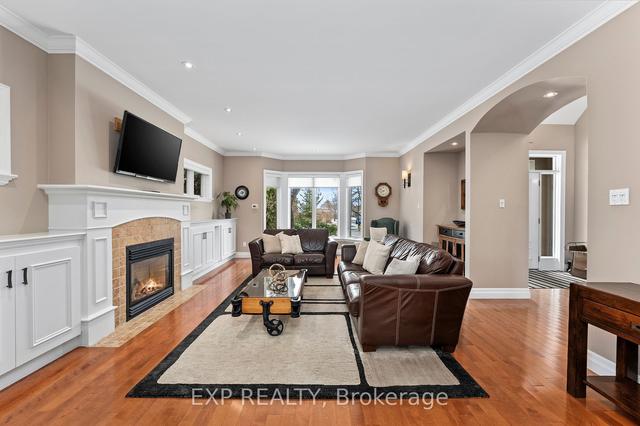 10 Glenn Gould Cres, House detached with 3 bedrooms, 3 bathrooms and 6 parking in Uxbridge ON | Image 36