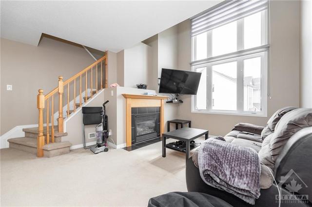 362 Galston Private, House attached with 2 bedrooms, 2 bathrooms and 1 parking in Ottawa ON | Image 6