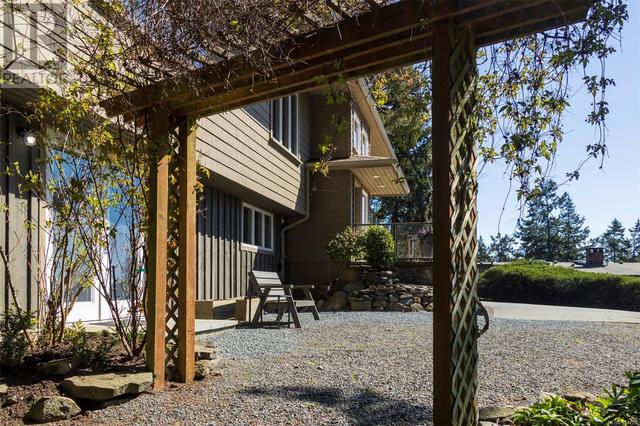 2324 Tryon Rd, House detached with 3 bedrooms, 3 bathrooms and 2 parking in North Saanich BC | Image 28