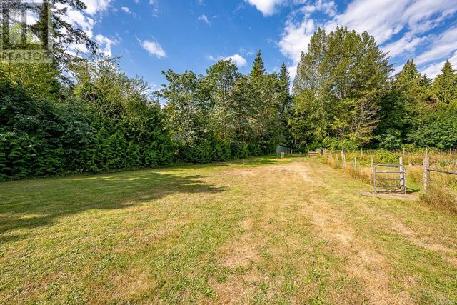 8185 Island Hwy S, House detached with 4 bedrooms, 4 bathrooms and 6 parking in Comox Valley A BC | Image 12