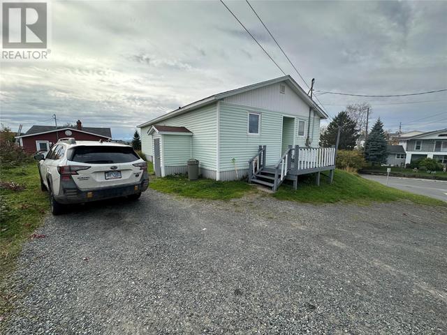 28 Thirteenth Avenue, House detached with 3 bedrooms, 2 bathrooms and null parking in Grand Falls-Windsor NL | Image 6