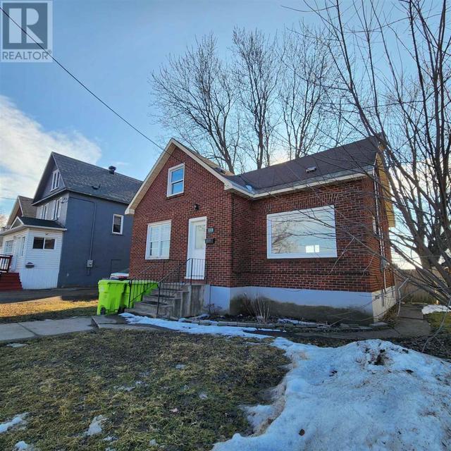 119 Wallace Terrace, House detached with 4 bedrooms, 2 bathrooms and null parking in Sault Ste. Marie ON | Image 1