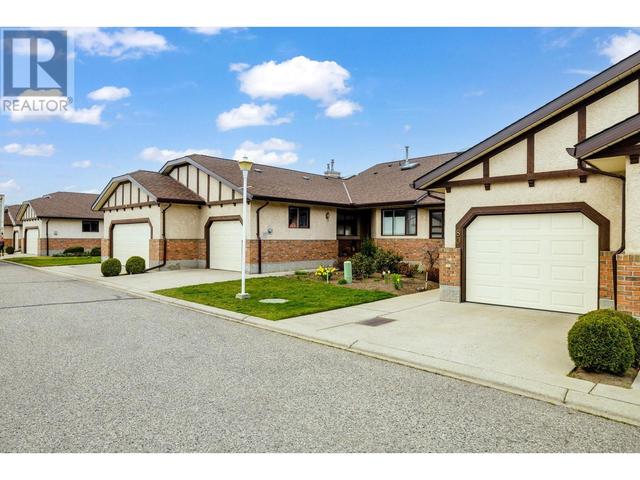 80 - 2200 Gordon Drive, House attached with 3 bedrooms, 3 bathrooms and 1 parking in Kelowna BC | Image 2