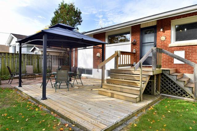 195 West 33rd St, House detached with 3 bedrooms, 1 bathrooms and 5 parking in Hamilton ON | Image 27