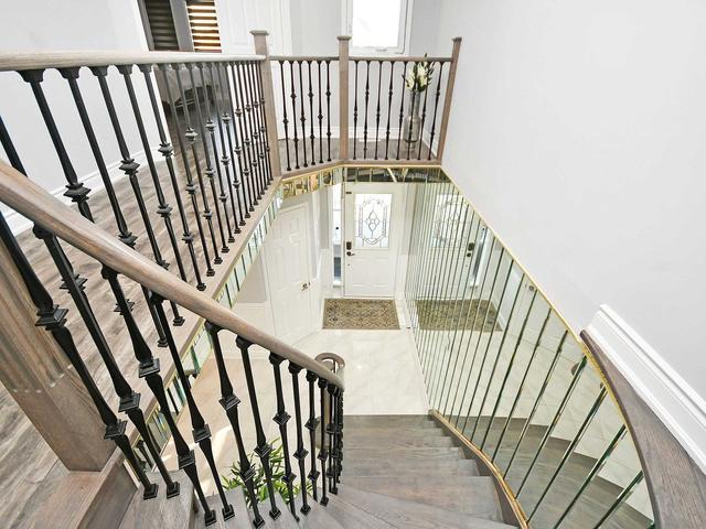 23 Ravenscliffe Crt, House detached with 4 bedrooms, 4 bathrooms and 6 parking in Brampton ON | Image 20