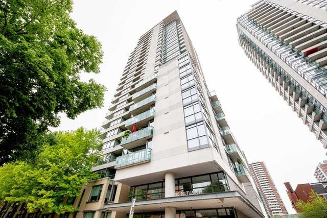 1706 - 285 Mutual St, Condo with 2 bedrooms, 1 bathrooms and 1 parking in Toronto ON | Image 12