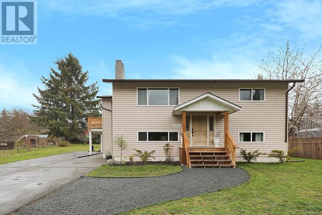 2716 Virginia Dr, House detached with 4 bedrooms, 2 bathrooms and 3 parking in Comox Valley B (Lazo North) BC | Image 1