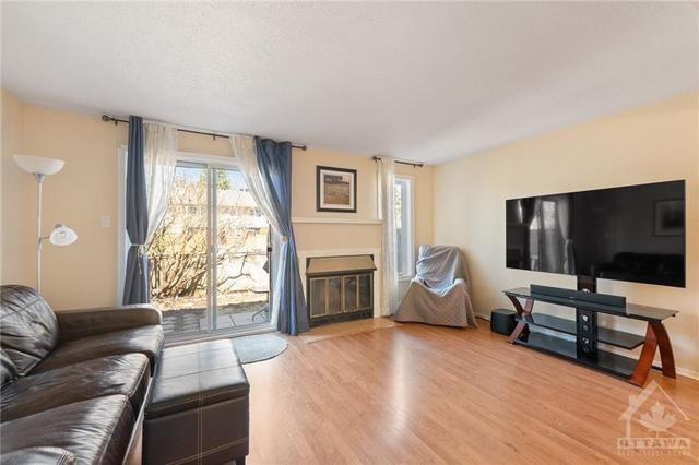 1703 Rodin Way, Townhouse with 3 bedrooms, 2 bathrooms and 1 parking in Ottawa ON | Image 9