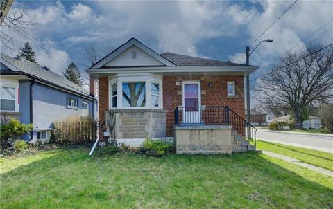 17 West 3rd Street, House detached with 6 bedrooms, 2 bathrooms and 2 parking in Hamilton ON | Card Image