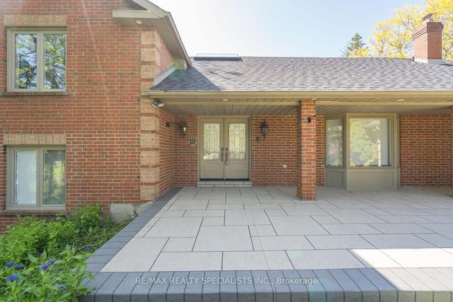 19 Rouge River Circ, House detached with 4 bedrooms, 3 bathrooms and 9 parking in Markham ON | Image 34